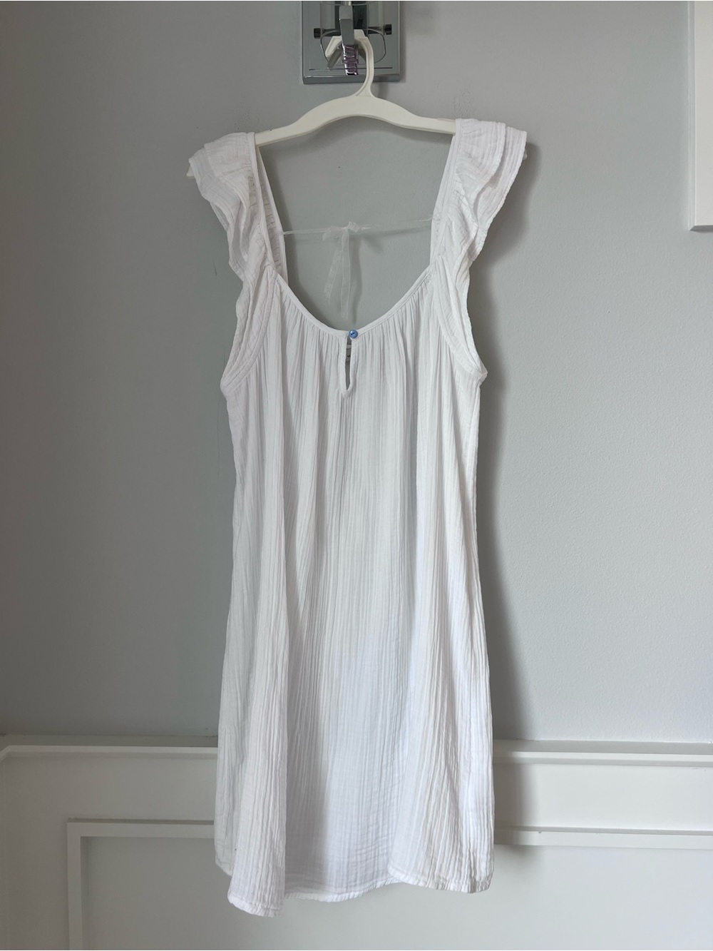 Vineyard Vines White Sleeveless Ruffle-Shoulder Mini Dress